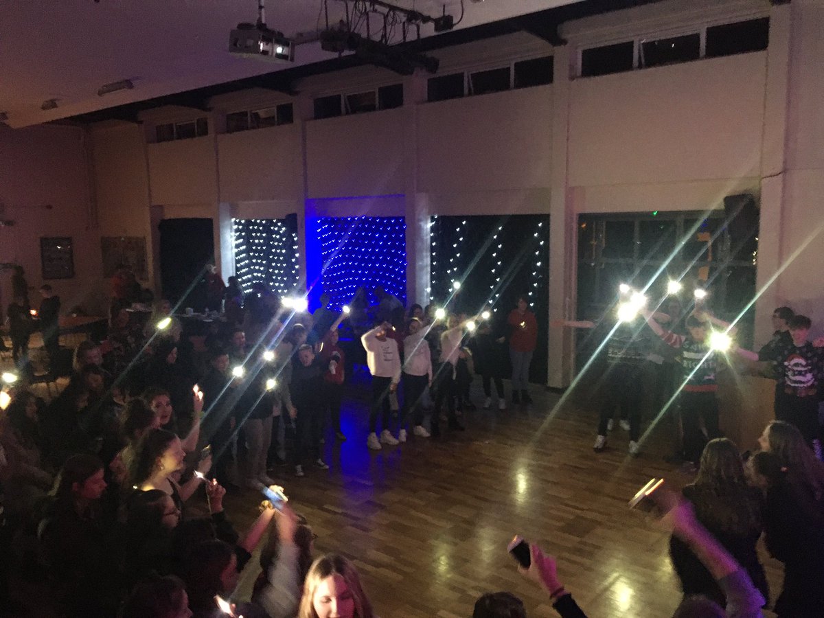 Well done to the year 11 prom committee who put on a fantastic year 7 &amp; 8 Christmas Extravaganza this evening. Special thanks to <a href="/BDBMFL/">BDBMFL</a> who has worked with prom committee all year #ProudOfBDB