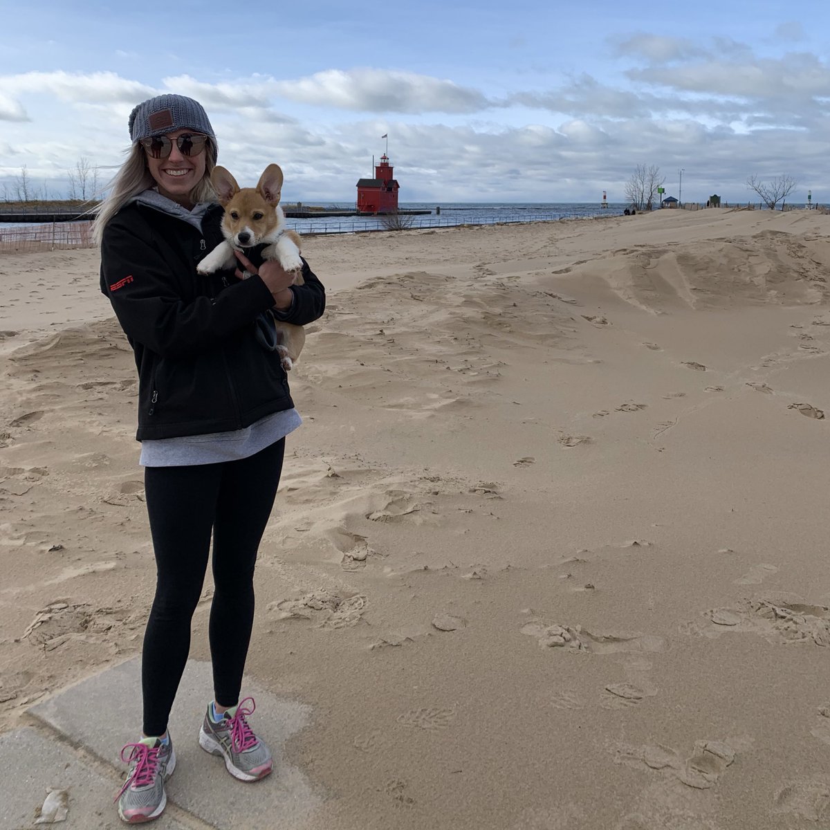 Cassius goes to the beach  – bei  Holland State Park