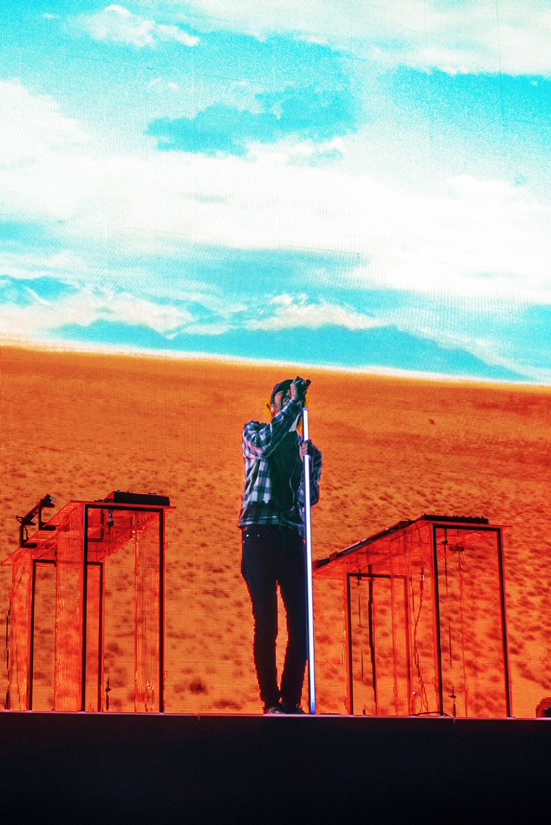 mlum14's tweet photo. Good Faith by @madeon has only been out for a little over two weeks, but it already feels like a fond memory. https://t.co/iLIC2oMbXw