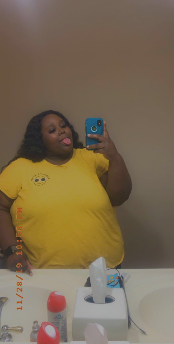 bigfine_dime's tweet photo. #BigFineFriday #Thanksgiving2019 edition 🥵😍
#naturalhair #naturalista #NaturalHairTwitter #skinglowin #frogrowin #bigfinehive #sewin #protectivestyles #BigGirlTwitter #FatGirlTwitter #BigFineEnergy https://t.co/OUCACYiZbW