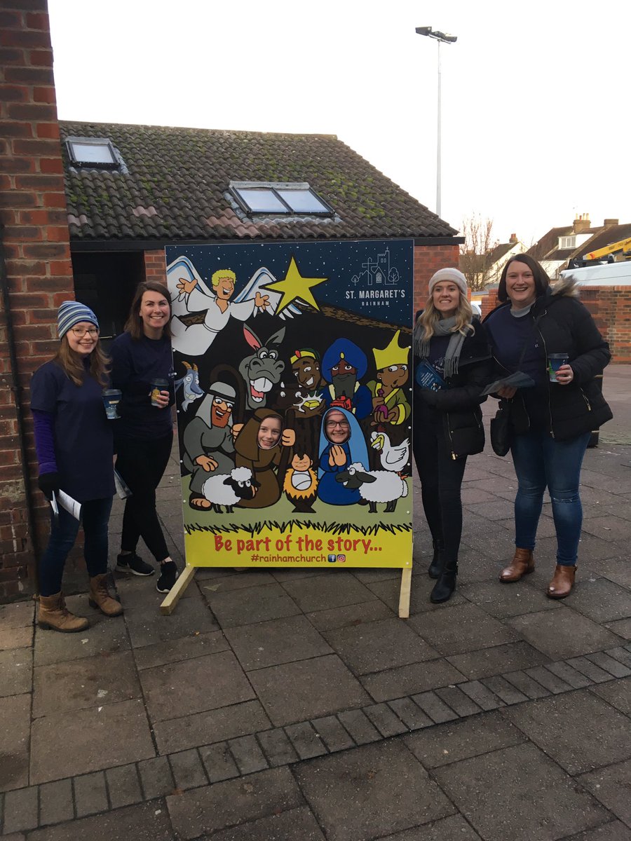rainhamchurch's tweet photo. Earlier today we were at Rainham light switch on💡 If you couldn’t get to the town, take a look on our Facebook page for the live stream🎄🎅🏻 #rainhamchurch #reppingjesus #followthestar https://t.co/OaqXVkjSqc