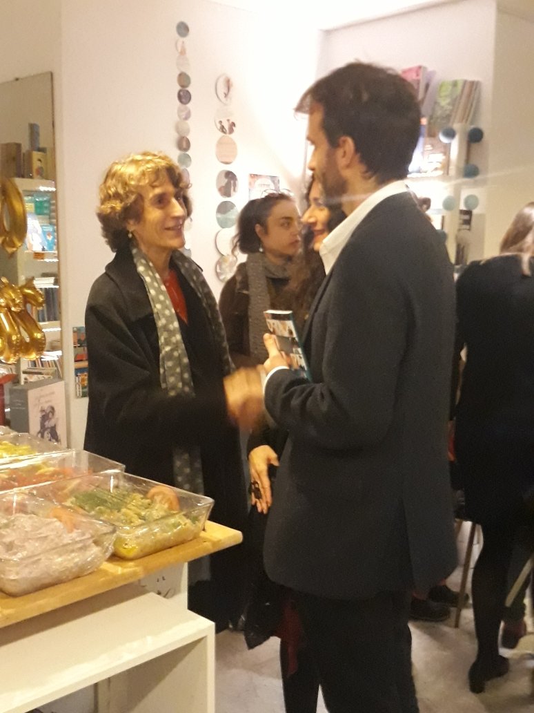 MCLemardeley's tweet photo. "Ça élargit l'esprit et ça emplit le cœur !" selon Jean-Paul Mongin Merci et bravo aux @petitsplatons qui transmettent joyeusement le goût de la philosophie et de la littérature depuis déjà 10 ans et depuis 5 ans à #Paris5 👏🏻 https://t.co/dKFMOhuBgm
