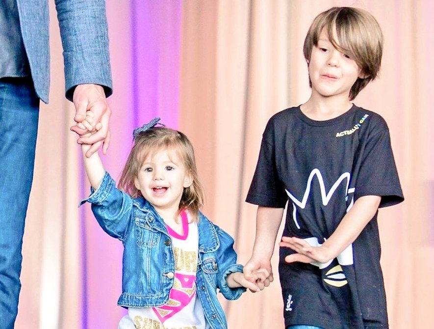 Family_of_SPN's tweet photo. Total cuteness overload, all three of them holding hands π₯Ίπ
#JaredPadalecki #odettepadalecki #sheppadalecki #padaleckis https://t.co/qaRStnU45u