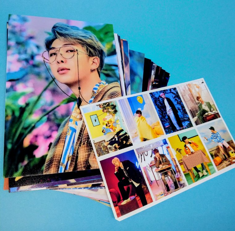 yumepaper's tweet photo. @_Whalien52hz amor são 20 fotos e 8 adesivos, que vem nessa "caixinha", mais o card holográfico ( tem foto dos dois lados) 💙 https://t.co/f7m0c0SJPI