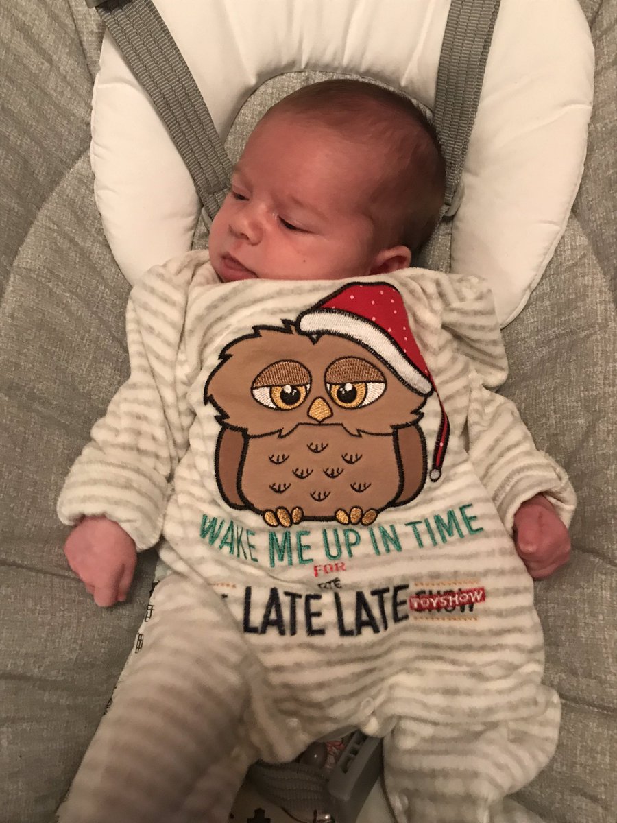 Baby Grace is 3 weeks old today and is happy in her nappy (*changed the stinky one) hearing that brilliant rendition of Grace for the first time👏👏 #LateLateToyShow