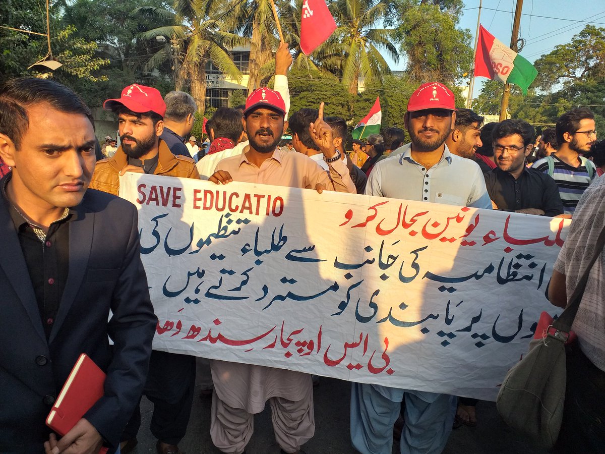BPajjar's tweet photo. ریگل چوک سے کراچی پریس کلب طلبہ یکجہتی مارچ ،طبقاتی نظام تعلیم کے خلاف جدوجھد کا عزم.
Karachi #StudentsSolidarityMarch #29nov19
@VOANews 
@MJibranNasir 
@HamidMirPAK 
@NationalParty_ 
@Bsopajjar12 
@Gohram_Peace 
@MalikZubaird 
@DrMalikBalochNP 
@hasilbizenjo https://t.co/TYTYwuc2ch