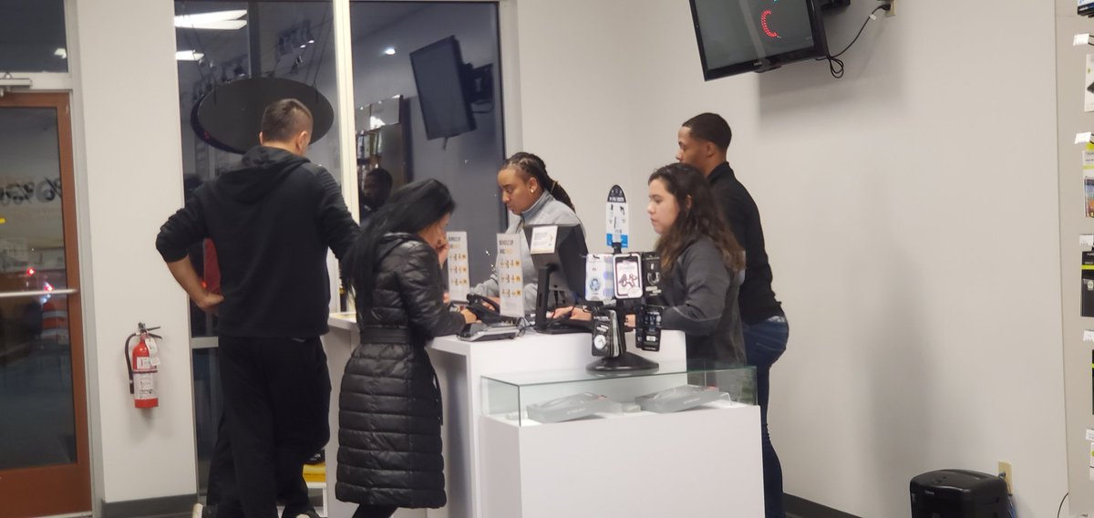 Dustin Kavelaris (@dkavelaris) on Twitter photo Just walked into 27th St and witnessed some good ol fashion team selling. One of my favorite things that never gets old. @UWJalisa doing great things today! Great culture here always! <a href="/TimMiller44/">Tim Miller</a> <a href="/jimmills22/">Jim Mills</a> <a href="/MichaelMiess1/">Michael Miess</a> Just walked into 27th St and witnessed some good ol fashion team selling. One of my favorite things that never gets old. @UWJalisa doing great things today! Great culture here always! <a href="/TimMiller44/">Tim Miller</a> <a href="/jimmills22/">Jim Mills</a> <a href="/MichaelMiess1/">Michael Miess</a>