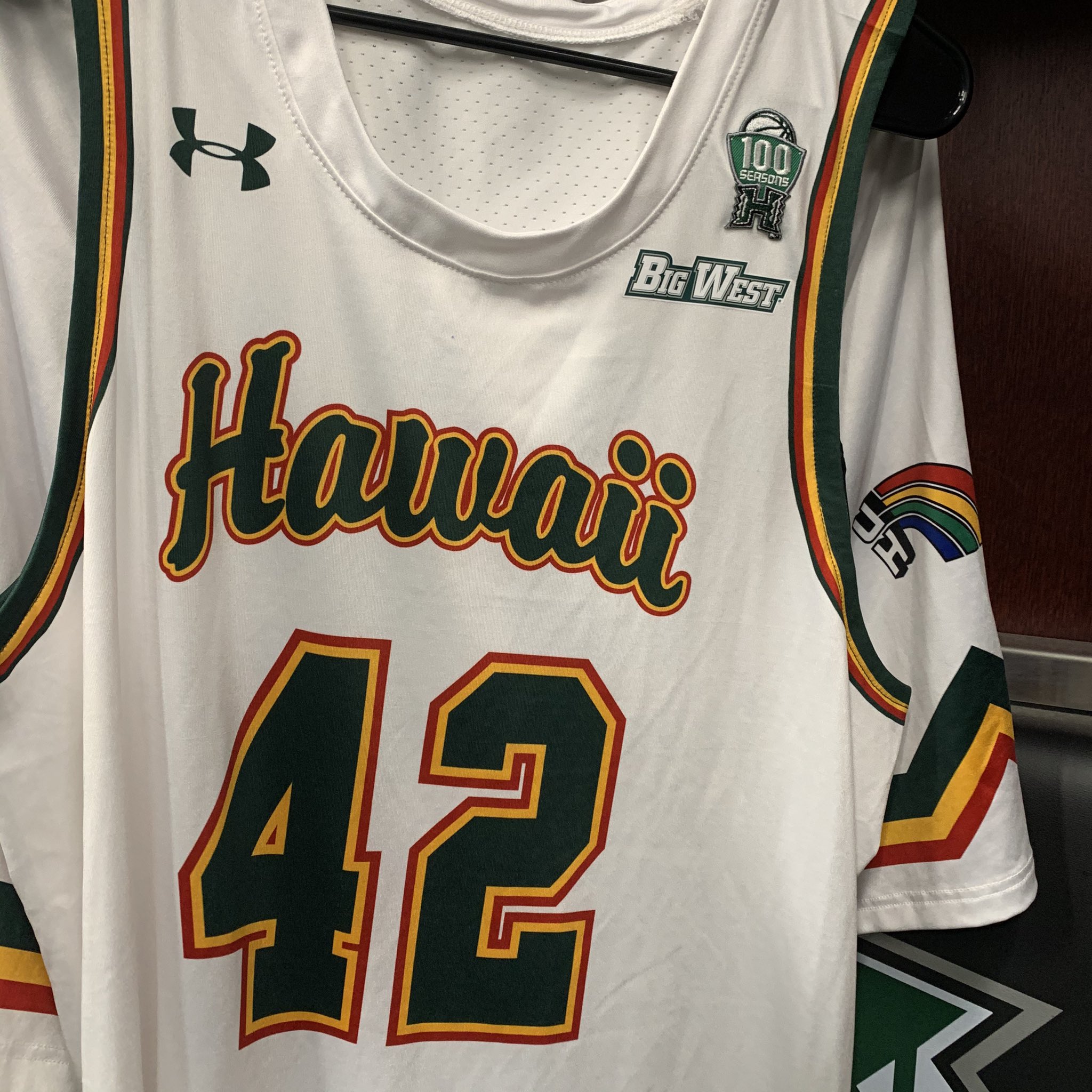 hawaii basketball jersey