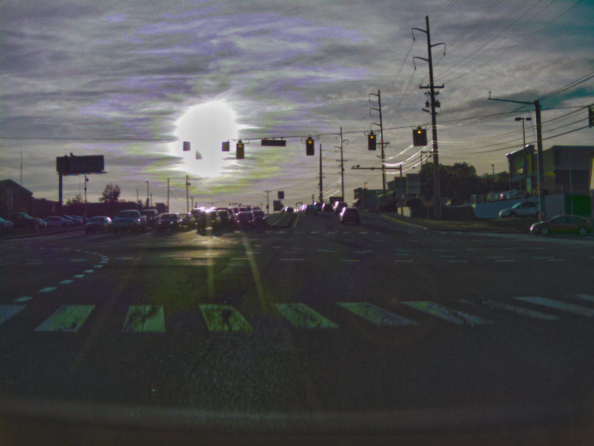 Now let& #39;s look at a regular jpeg prioritized for shadow preservation (ignore the colors obviously) and then also a 32bit image that I used some HDR toning on, it& #39;s actually not too far away from pixel4 as you can see.32bit tiff:  https://www.filedropper.com/scene1&qu...