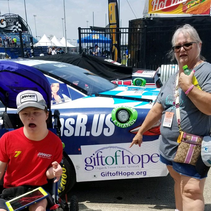 bolg5's tweet photo. 🙏PLEASE R/T HELP find a Living Kidney Donor🙏

😪 Dialysis Mon-Wed-Fri now. Good but Not Good😪

My Wife, Daun needs a Kidney Transplant. Call 630-918-8380, DM or bolg5@aol.com, to be our Living Donor. She is a Nurse 25+yrs &amp; Mommy to Trevor who has Downs, CP, Autism . , , . https://t.co/fjylpRl6va