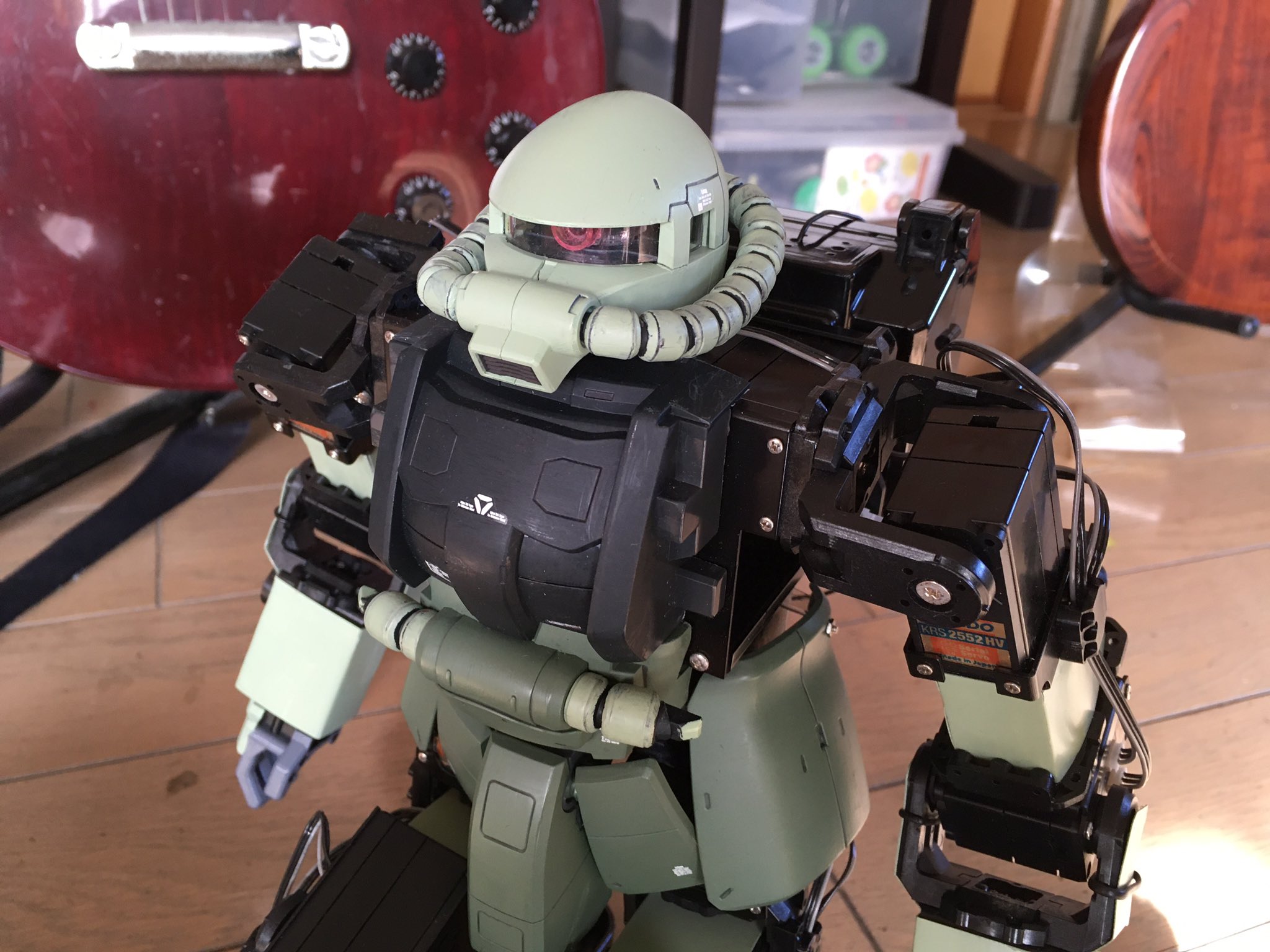 新品未組立】ジオニックテクニクス 二足歩行ロボット ザク｜ホビー  