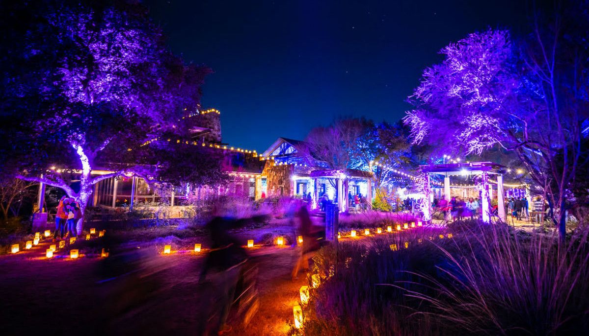 CookResRE's tweet image. It’s that time of year again and you won’t want to miss Luminations this year! | Enjoy this beloved holiday event with family and friends. #luminations #atxevent #atxwinterevents  buff.ly/2qNY5WO