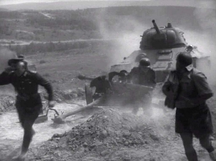 映画屋のジョン Ar Twitter 映画で今日は何の日 今も上映されている T34 レジェンド オブ ウォー 隠れたヒット作としてファンの話題を呼んでいるそうで 今日はその元祖となる映画が日本にやって来た日です 戦車 マニアは盛り上がれ 鬼戦車t34 11月30日