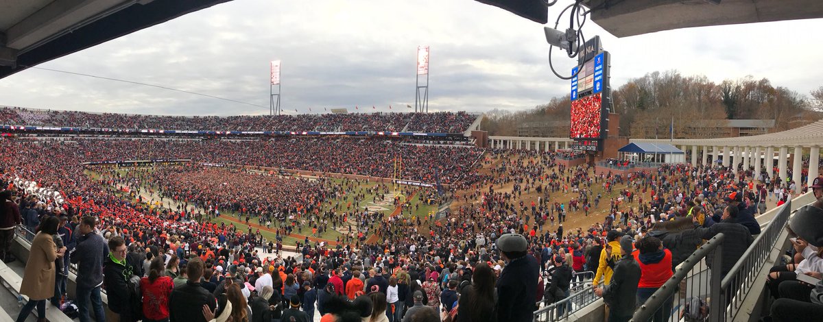 henderson_wise's tweet photo. Commonwealth Cup Victory! #GoHoos https://t.co/kI6esPb6mF