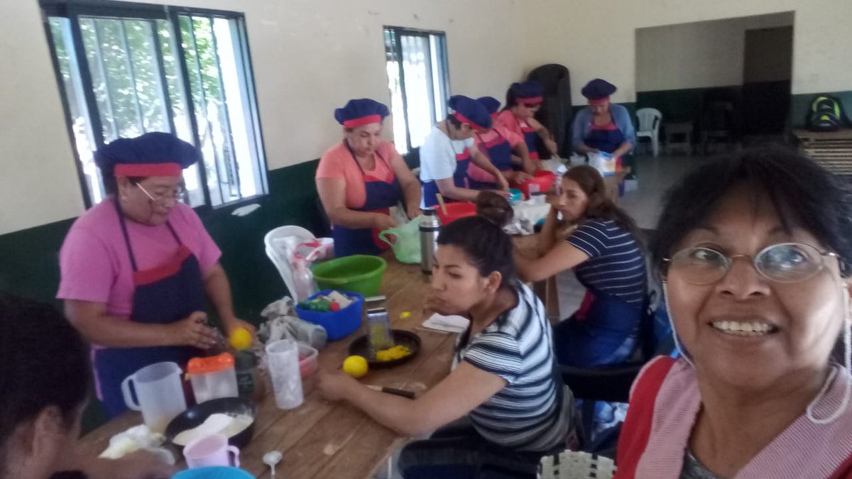 #GenerandoOportunidades
Porque siempre se puede seguir #Adelante estamos para vos y te brindamos lo mejor #Somos la familia #Azul
<a href="/UrtubeyJM/">Juan Manuel Urtubey</a> <a href="/fguillesaavedra/">GUILLERMO SAAVEDRA</a> <a href="/patriciapinasco/">Patricia Pinasco</a> <a href="/MEducacionSalta/">Ministerio de Educación de Salta</a> <a href="/artydance23/">Gilda Rodríguez</a> <a href="/SaltaEduca2030/">Salta Educa 2030</a> <a href="/GabineteSalta/">Jefatura de Gabinete</a>
<a href="/GustavoSaenzOK/">Gustavo Sáenz</a>