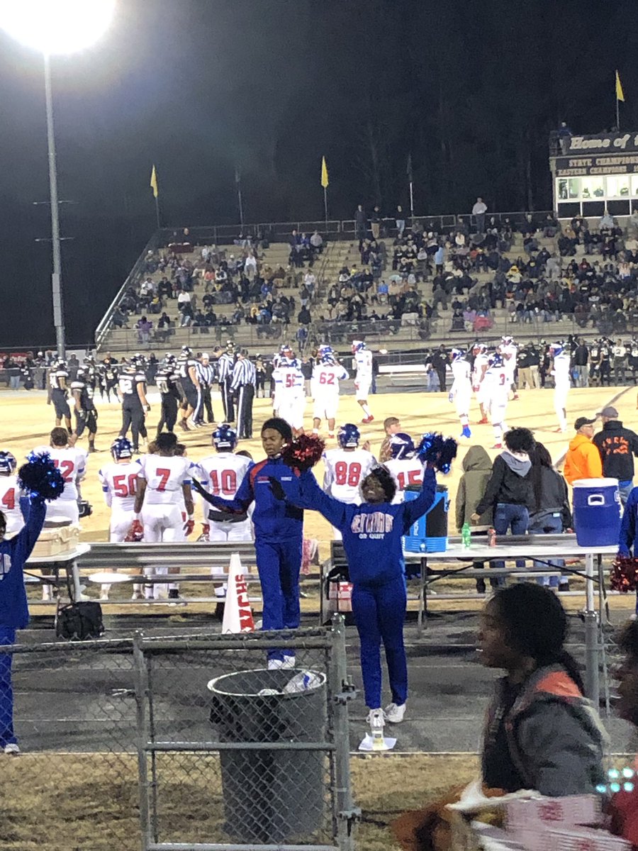 Game time!  Let’s go Eagles!  #rideorfly