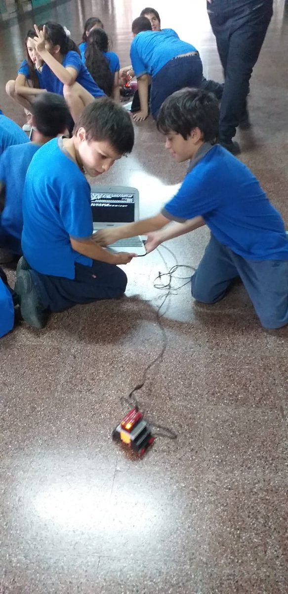 BAEduRobotR12's tweet photo. Preparando cierre de proyecto con 5to de la EP N°28 de #Baradero #programacion del Plan Provincial de Robotica Educativa. 👨‍💻🤖
#PPRE
@baeducacion
 
@baconectados https://t.co/iNn5c4RPDf
