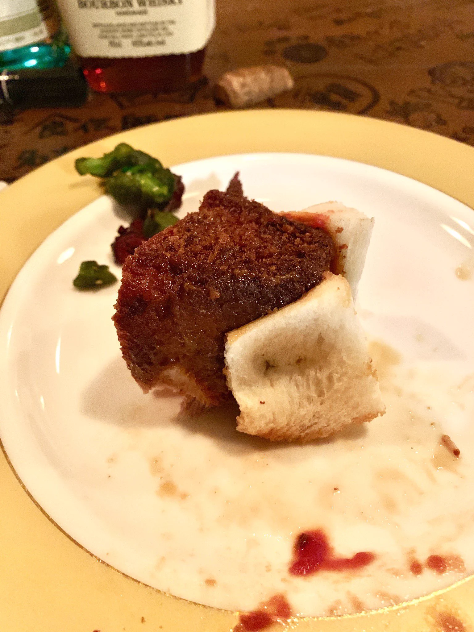 イメージしていたものとは違う？異次元のデカさのカツサンドが現れるwww