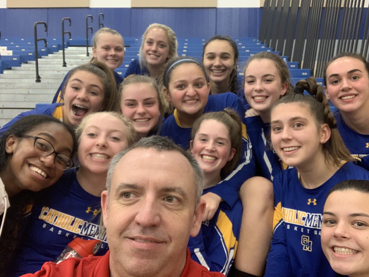 ProductionsW7's tweet photo. Got an iPad selfie with the ladies of @cmhGirlsBBall !!! https://t.co/55pdgZgVPD