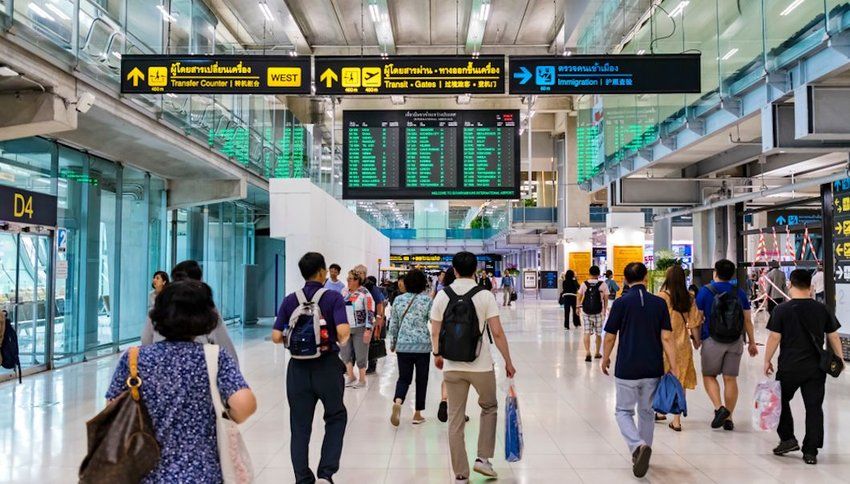 ucfoodietv's tweet photo. Good tips if traveling this winter. How to Navigate Flight Weather Delays https://t.co/6ULknLryDF #DiscoverBlog #flightdelays #travelweather #travel #food #wine #mixology #golf #UndercoverJetsetter #JohnDaly #SusanAnzalone #travellikealocal https://t.co/ugfSQ1M4x7