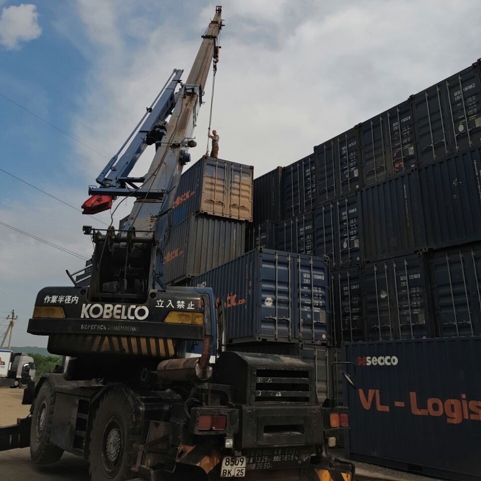 VLLogistic's tweet image. Рабочие будни. 
Собственный контейнерный парк! 
20 и 40 футовые контейнеры к вашим услугам!