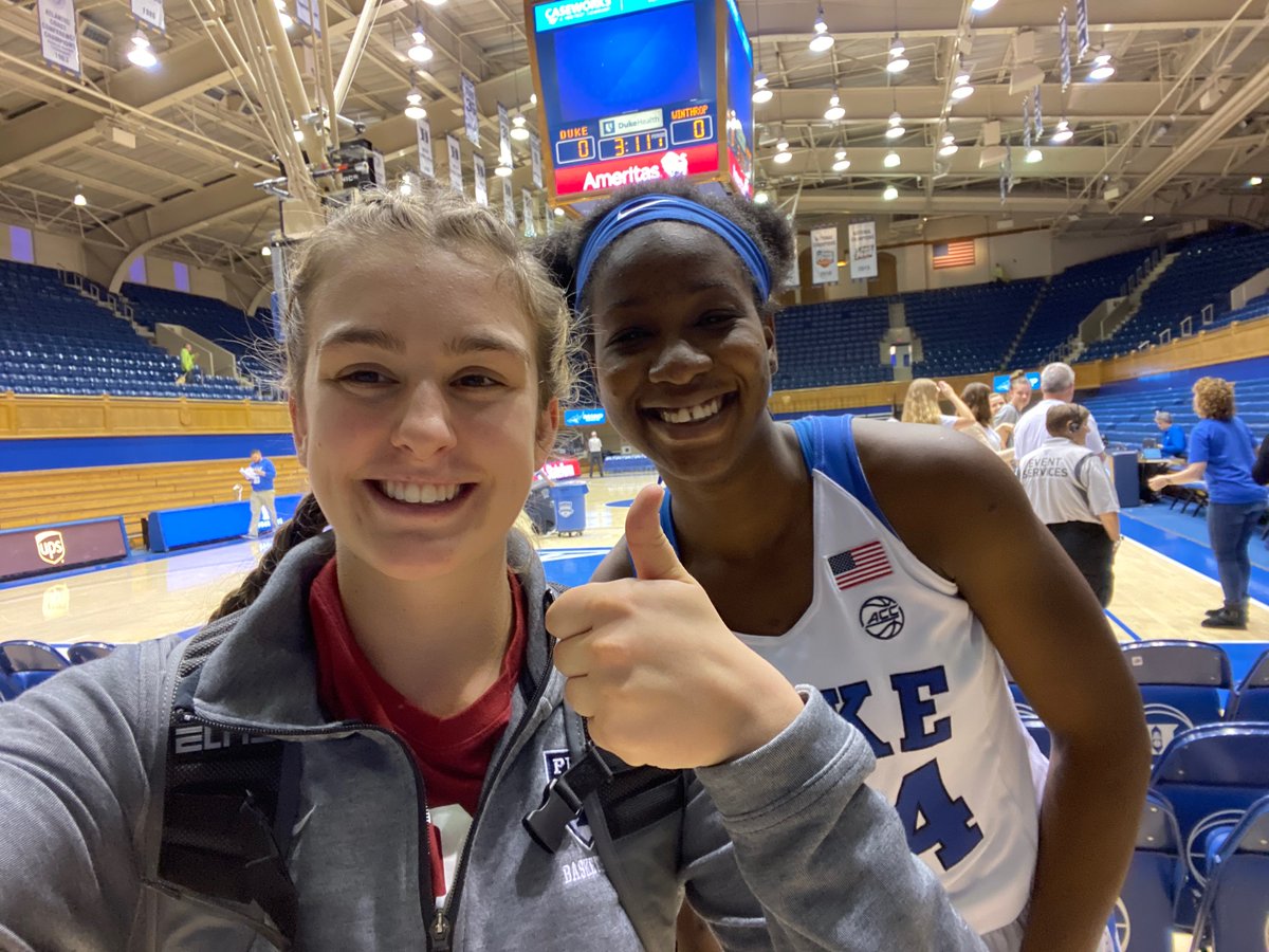 ushoops's tweet photo. Pic1~#KatieKinum @PennWBB at @AJ_Onome @DukeWBB at @DukeU 

Pic2~Dominant @NJDemons @RoseClassic Katie~League #MVP~Onome #BestDefensivePlayer
* Killing it in #Engineering &amp; @Wharton

Also in pic, girls starting at @SacredHeartWBB @PrincetonWBB @HailStateWBK &amp; #Nova

@scgirlshoops https://t.co/vyhkNtLRiG