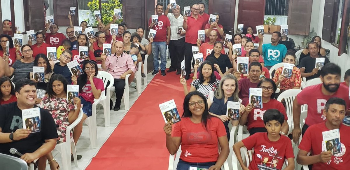 PrC_Augusto's tweet photo. O estudo da Palavra é um dos maiores catalisadores do crescimento espiritual. 

Todos estudando a Bíblia de forma sistemática. Jornada Espiritual 365 dias em 2020. 
#NoiteAbençoada em Cidade Verde/JP. @pastorw07 https://t.co/2vFyTcYwVu