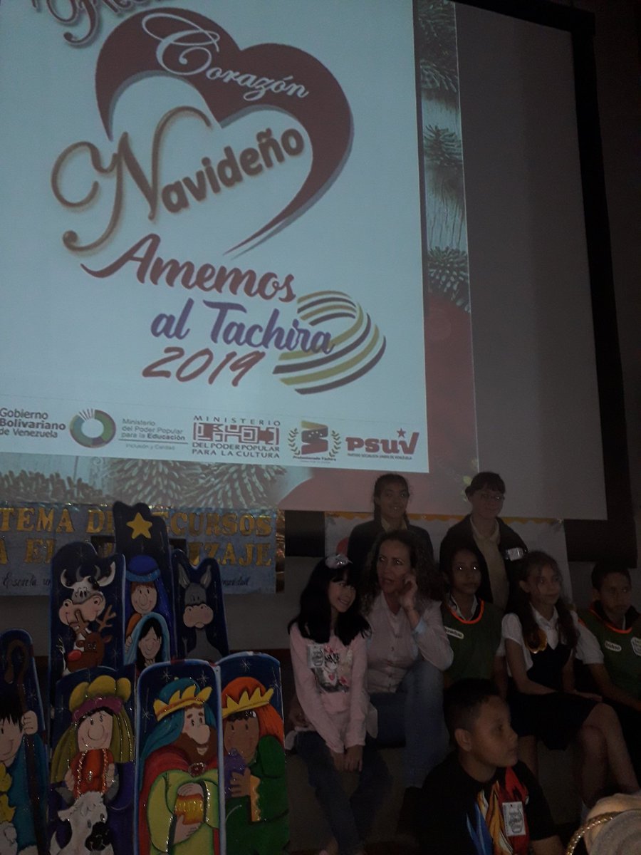 carlosrangelian's tweet photo. Disfrutando del 4to encuentro de producciones audiovisuales #MensajeNavideño 2019 con los niños y niñas del municipio San Cristóbal Edo Táchira @MPPEDUCACION @fernanblanc @serviots @Crazet2011 @NicolasMaduro @charlychaves @ZonaEducTachira @psuvaristobulo https://t.co/uWJgjNmwyu
