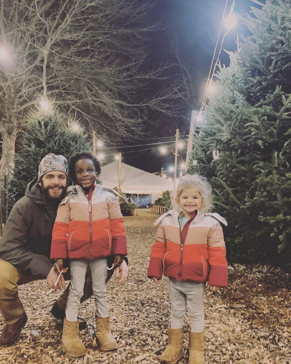 faaavvorite time of year is herrreee🎄✨ <a href="/ThomasRhett/">Thomas Rhett</a>