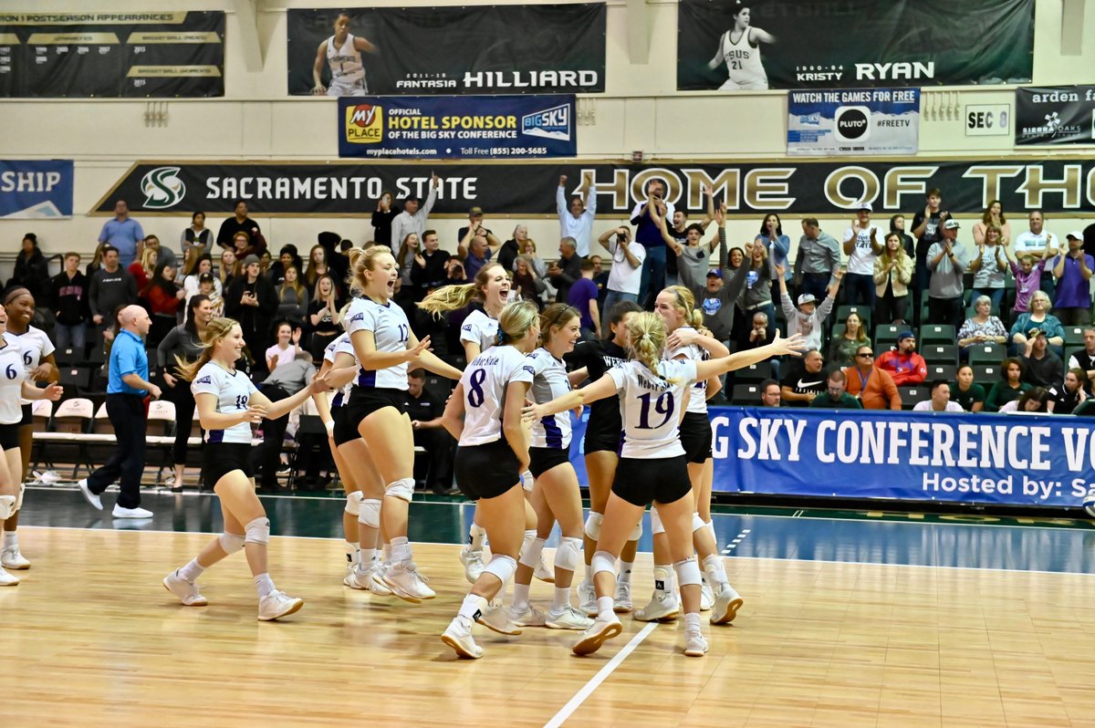 weberstatevb's tweet photo. RECAP: Weber State sweeps NAU in three sets in Big Sky semifinals.

https://t.co/PQn7ccn1bJ

#WeAreWeber #BigSkyVB #PurpleReign https://t.co/of2yqhZzgu
