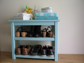 Visita LA CHICA DE LOS 1001 ZAPATOS. MESITA ZAPATERO lachicadelos1001zapatos.blogspot.com/2015/11/mesita…  Organiza tus #zapatos dejándolos a mano con una mesita #zapatero #Extraordinarios #PymesUnidas #tiendaonline #shoeaddict #shoes #1001zapatos