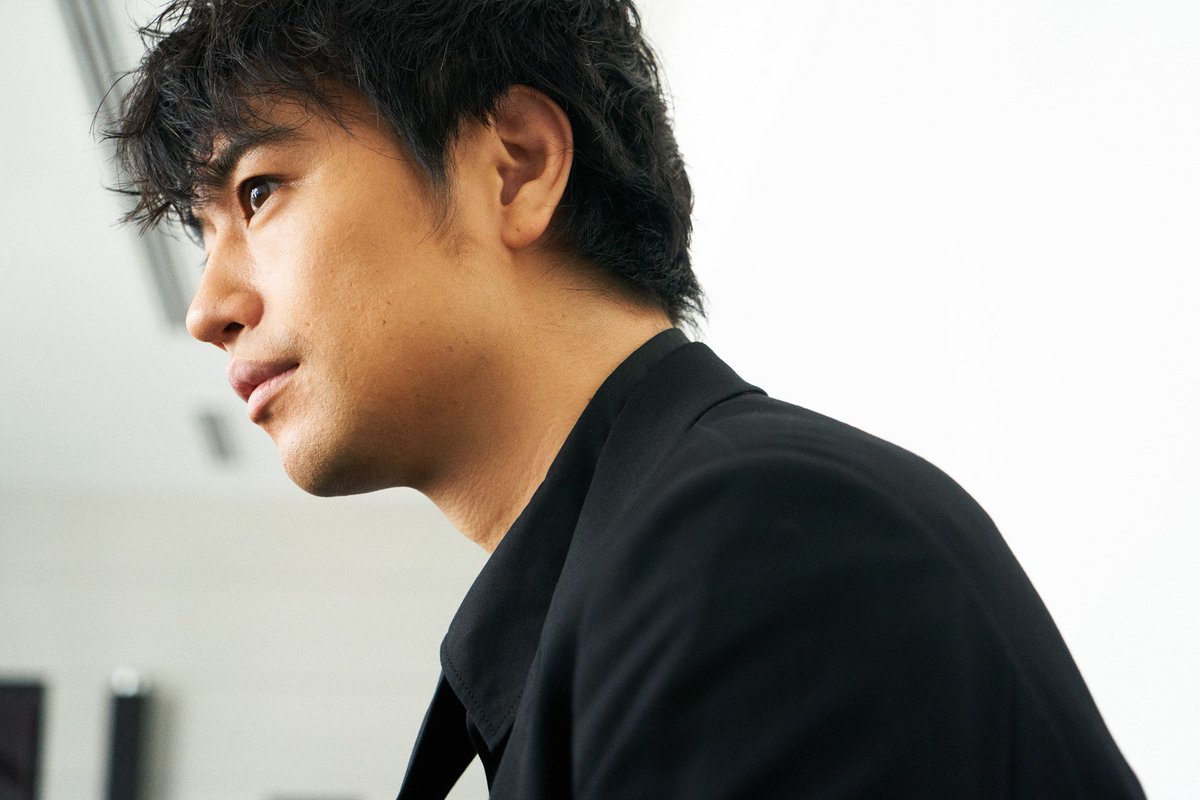 『笑ってはいけない』で爆笑をさらうなど、俳優でありながら笑いの世界にも貪欲に挑んできた斎藤工さん。
「笑い」の哲学やバラエティー番組への思いを聞きました。
「これって誰得?」斎藤工が疑問を感じるバラエティー番組のお約束