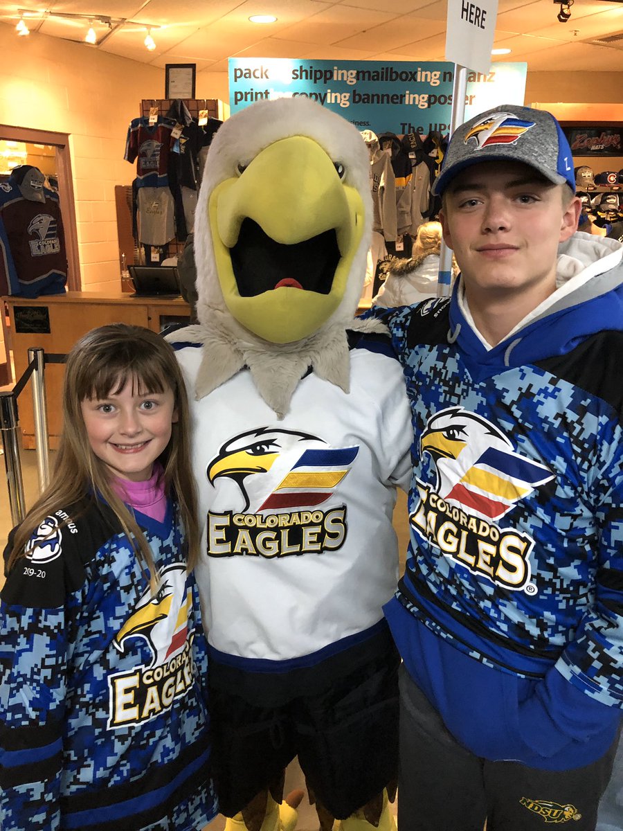 mgmiranowski's tweet photo. 1st Colorado Eagles game!
#EaglesCountry https://t.co/Yvkiqw0C3Y
