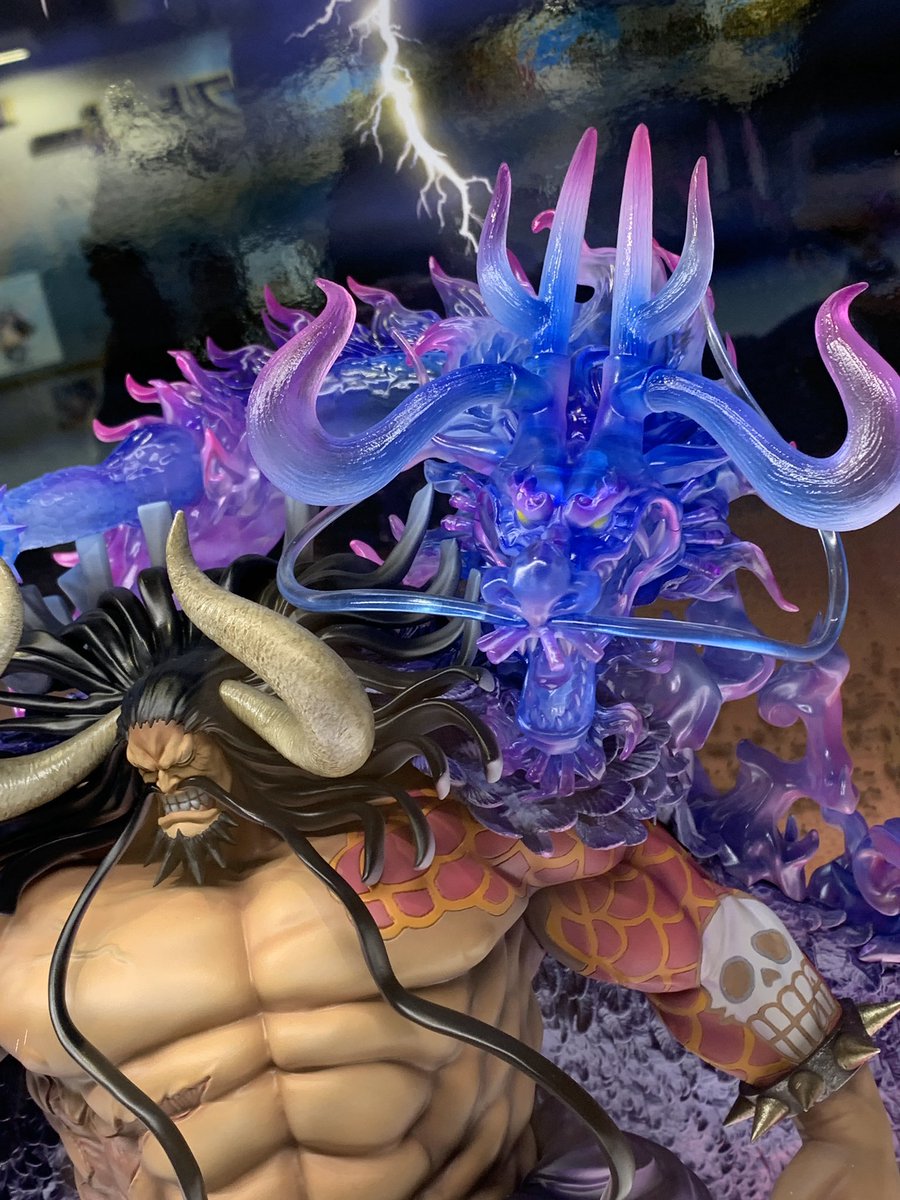 麦わら屋 ワンピースフィギュア グッズ これはもう負けないくらいの迫力なので神木さんも３体くらいいかがですか ｗ