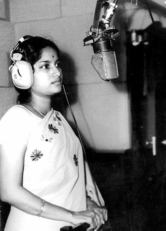 Film History Pics on Twitter: "Birthday wishes to VANI JAIRAM who turned 74 Born as Kalaivani in Vellore, Tamil Nadu; the Veteran multi-lingual playback singer has recorded 10k+ songs. seen here with