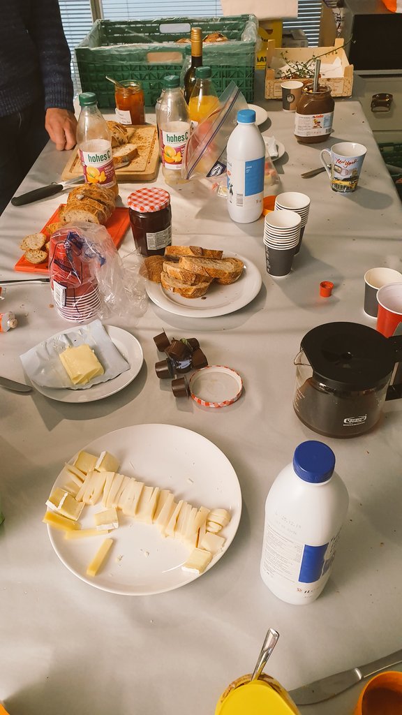 VR_Hackathon's tweet photo. A good hackathon starts with a good breakfast ! https://t.co/ZIGkflKh2n