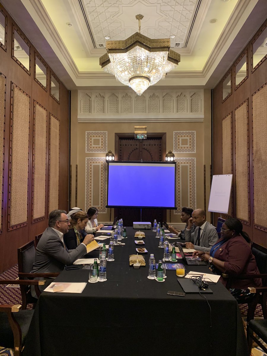 gcurtisgn's tweet photo. #IPM2019 discussions avec @expo2020dubai sur la programmation pour le secteur privé. 150 événements prévus; la Guinée participera à quelques uns dont le Global Business Forum on AFRICA en fin mars 2021 et Rewired sur l’innovation dans l’éducation du 17-19 mars 2021. https://t.co/l42yLG8kCG