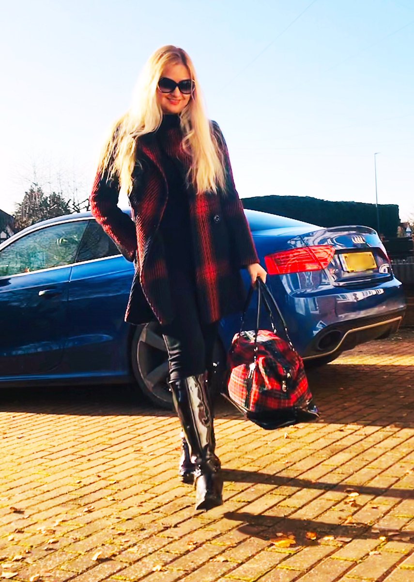 slallu1's tweet photo. Beautiful day ahead.... tartan is back in style..... happy Saturday.πΉ
.
.
.
,
#SaturdayMotivation #SaturdayThoughts #SaturdayMorning #dentist #autumnrays #autumnoutfits #fashionblogger #Fashionista #blondegirl https://t.co/lfGWFjG3SA