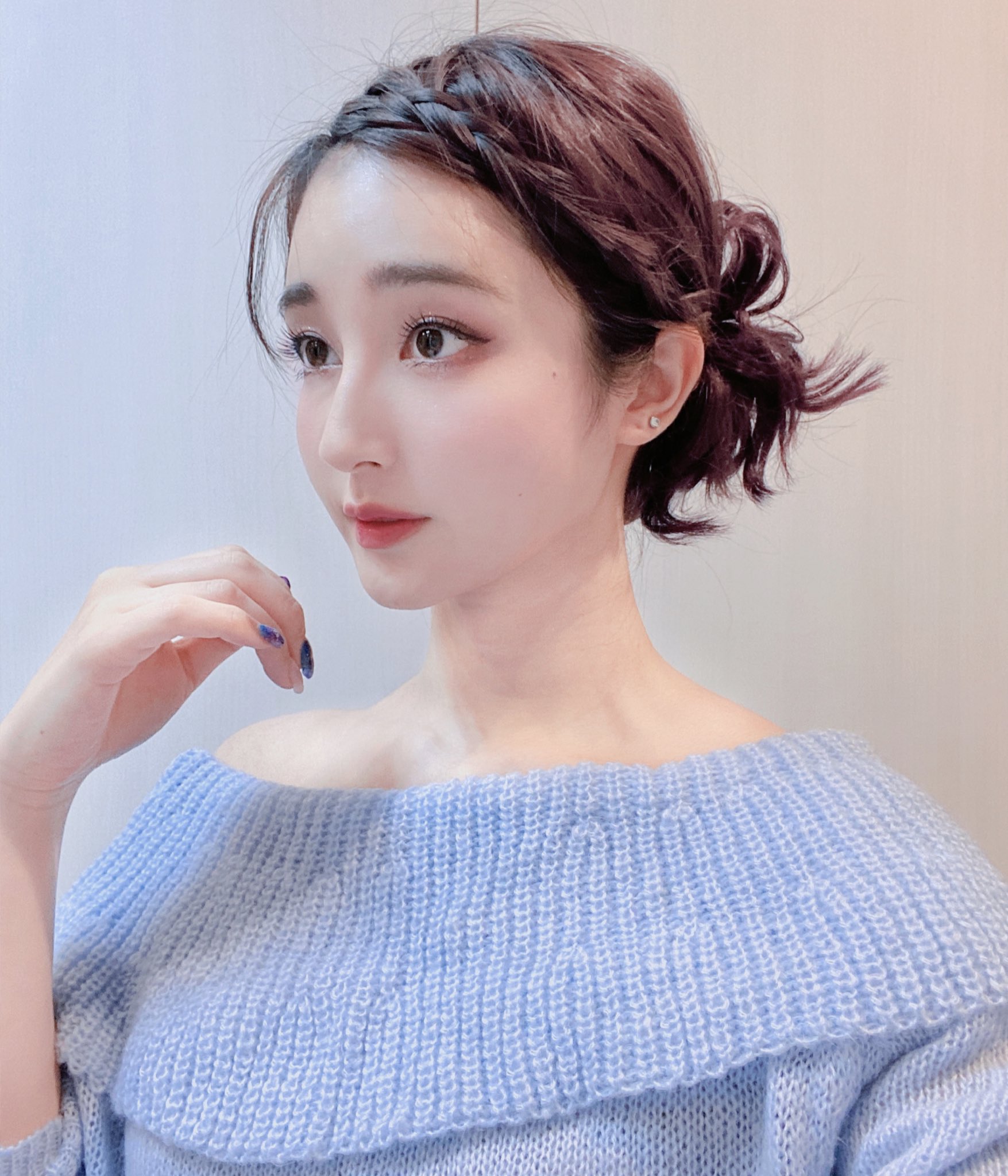 新希咲乃 にきさきの 前髪アレンジしてまとめ髪 これから海外に行ってくるー どこでしょうか 当たったら凄い T Co Qxlkmqja Twitter