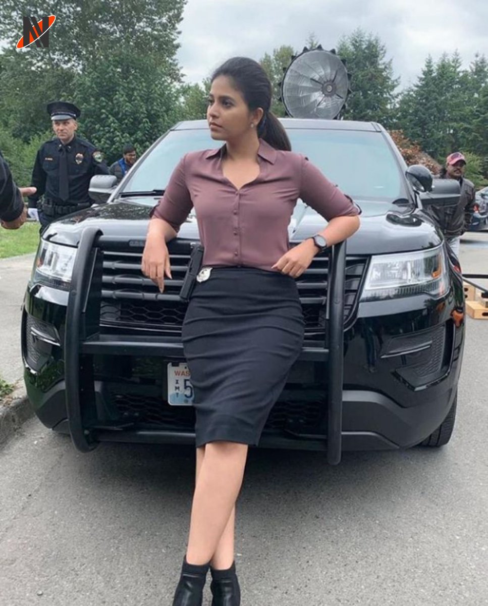 NewsOrbit_Info's tweet photo. Oozing style &amp; power in cop look 👮🏻‍♀ Latest pic of @yoursanjali  from #Nishabdham #Silence 🤫

#Anjali https://t.co/pNwWcHV64y