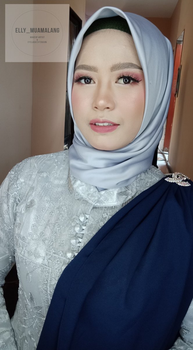 muamalang's tweet photo. @mbakul_malang @infomalang @kampusub Yg musimnya wisuda monggo, open booking... 

Bisa cek IG @ELLY_MUAMALANG

CP : 089689655822

#makeupprewedding #makeupcourse #makeupmalang #makeupwisudamlg
#makeupwisudamalang
#makeupgraduation 
#makeup https://t.co/9yyVUUye2Y