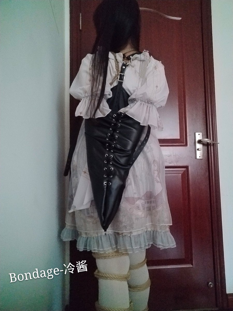 Bondage_leng 🧸🎀💗 on X: 今日份自缚，天冷啦。。快冻死啦。。穿什么自缚好呢？？？  t.coAhZObEEgyW  X