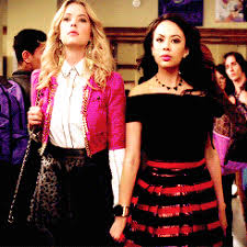 QueziaCrys's tweet photo. #PLL ❤️
• Hanna e Spencer #Spanna
• Spencer e Aria #Sparia
• Hanna e Emily #Hanily
• Hanna e Mona https://t.co/xvF9EbMILl