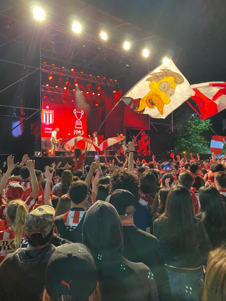 Simón Radow tweet media