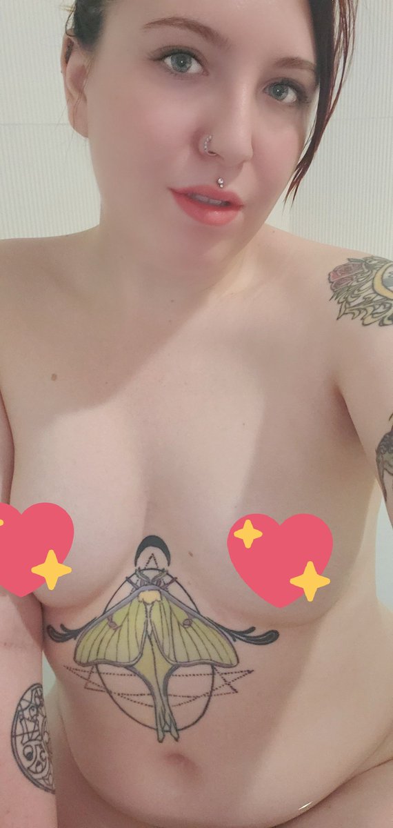PandraPrying's tweet photo. Bath time! Come see me @KitKatBrothel ! My new hours starting Monday are 2pm to 2am!! https://t.co/rVbVSj7xW5