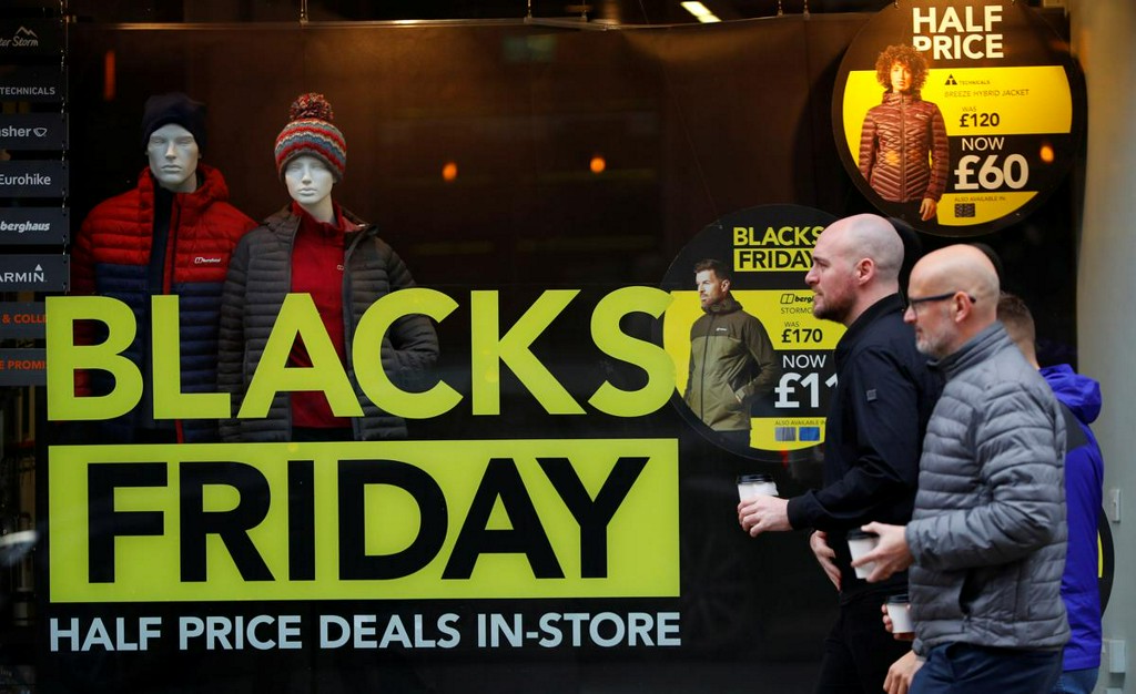 Reuters's tweet photo. UK Black Friday transactions jump 12.5% versus 2018: Barclaycard https://t.co/fpzmUweEzV https://t.co/ueXEizOHXf