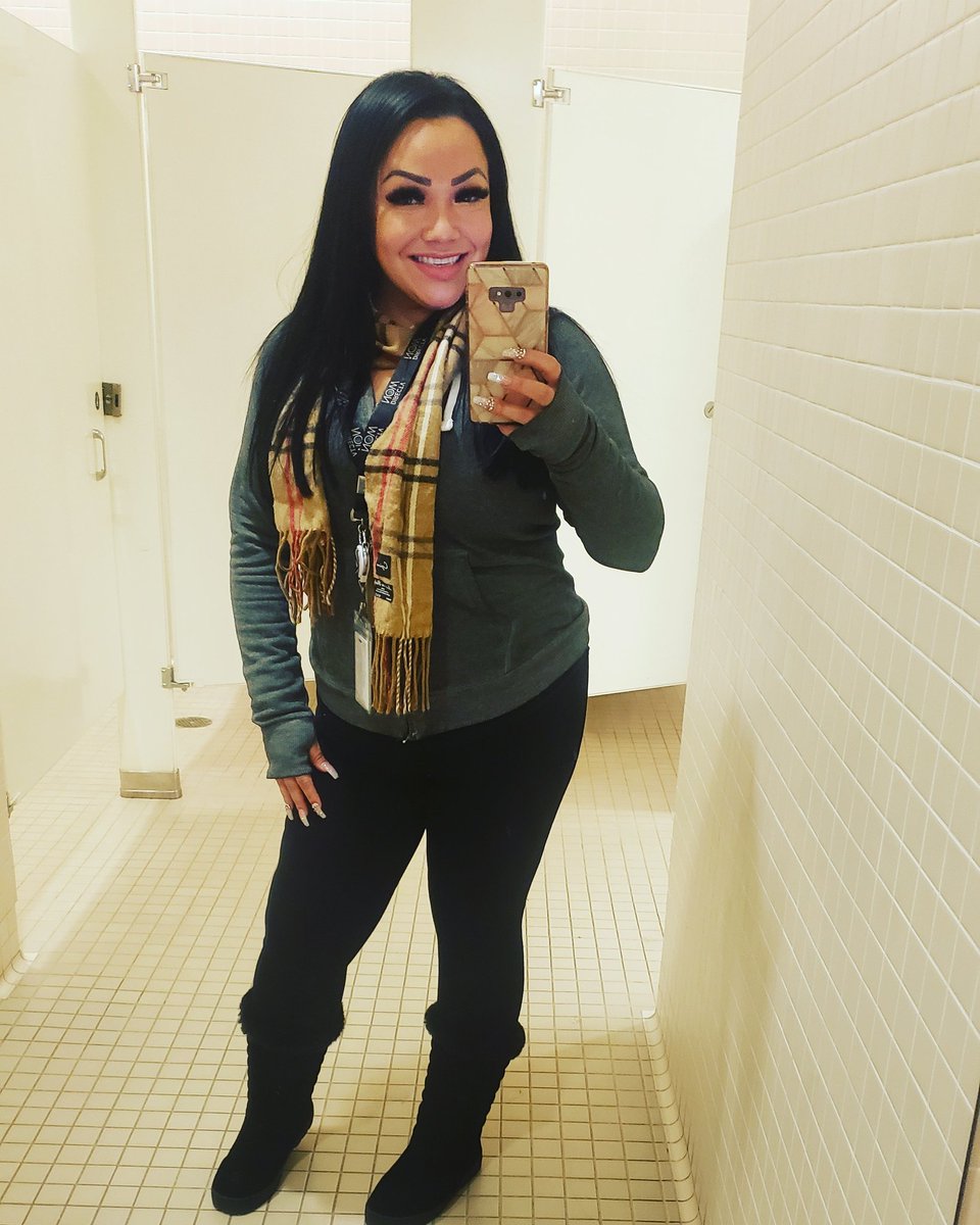 DanniaR11's tweet photo. ☀ When you have to work Black Friday and you go in at 6:45 am and only 1 hr of sleep it's ok.🤗 but phenomenal sales day and providing our customers:👌🏻🌟 #5starservice. @CerritosPride #customersatisfaction
#blackfriday2019 #lovewhatido❤️ #LifeatATT #AttExpert https://t.co/wl8HcLBjFj