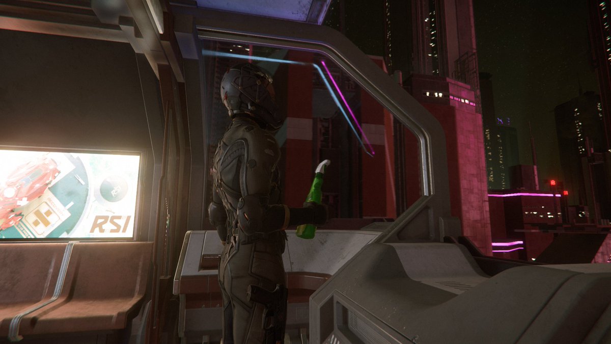 LadiesOfSC's tweet photo. PrincessFray found herself a little green friend near the elevators at Area 18. This is the story of one girl and her spray bottle. #StarCitizen https://t.co/odlfsvIOjL