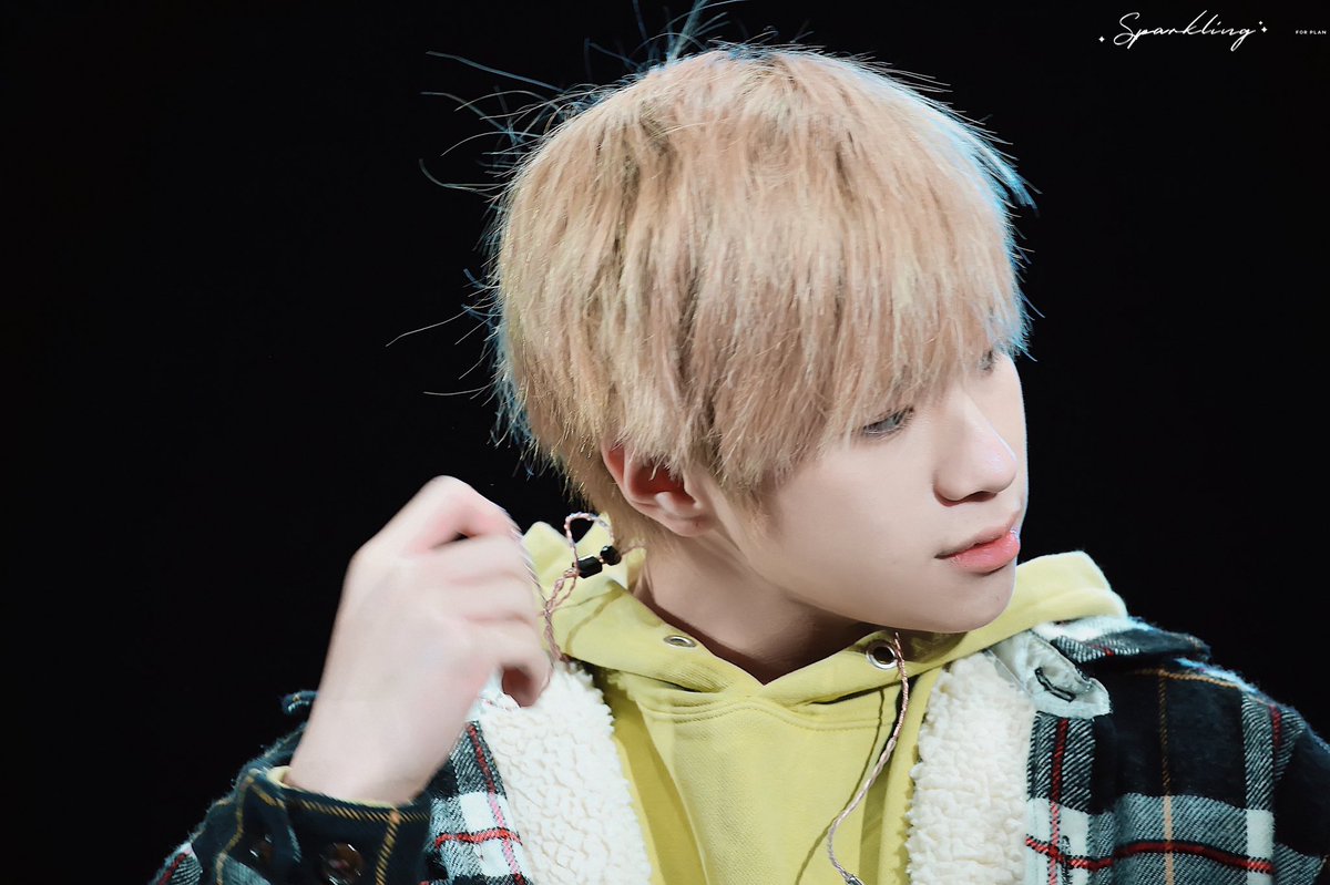 SparklingPlan's tweet photo. 「191130 」reнearѕal 

摘耳麦真的好帅！

@bplannnnn 
#คนของแปลน
#PlanRathavit
#TEMPT
#TemptFMinChengdu https://t.co/b3RfeFhCNp