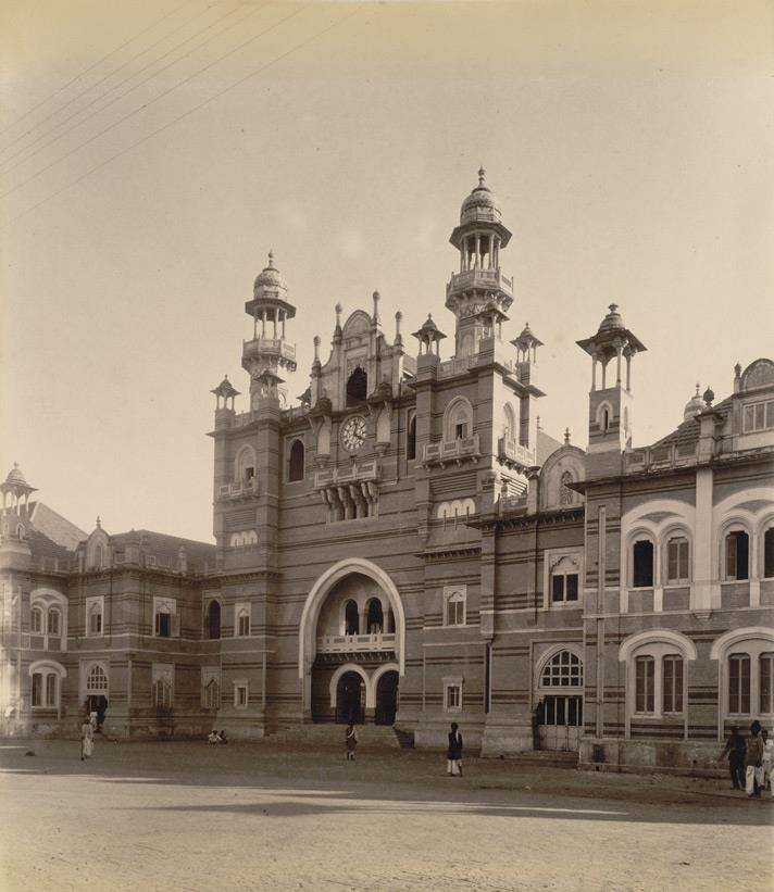 VadodaraHistory's tweet photo. Front view of Market turned Court, Chimnabai Nyay Mandir, taken from streets - #Vadodara (1890s)!

Today marks 123rd year of Nyay Mandir, which was inaugurated on 30 November 1896...

#Baroda #history #heritage #historyofvadodara https://t.co/RxN7L5p84U